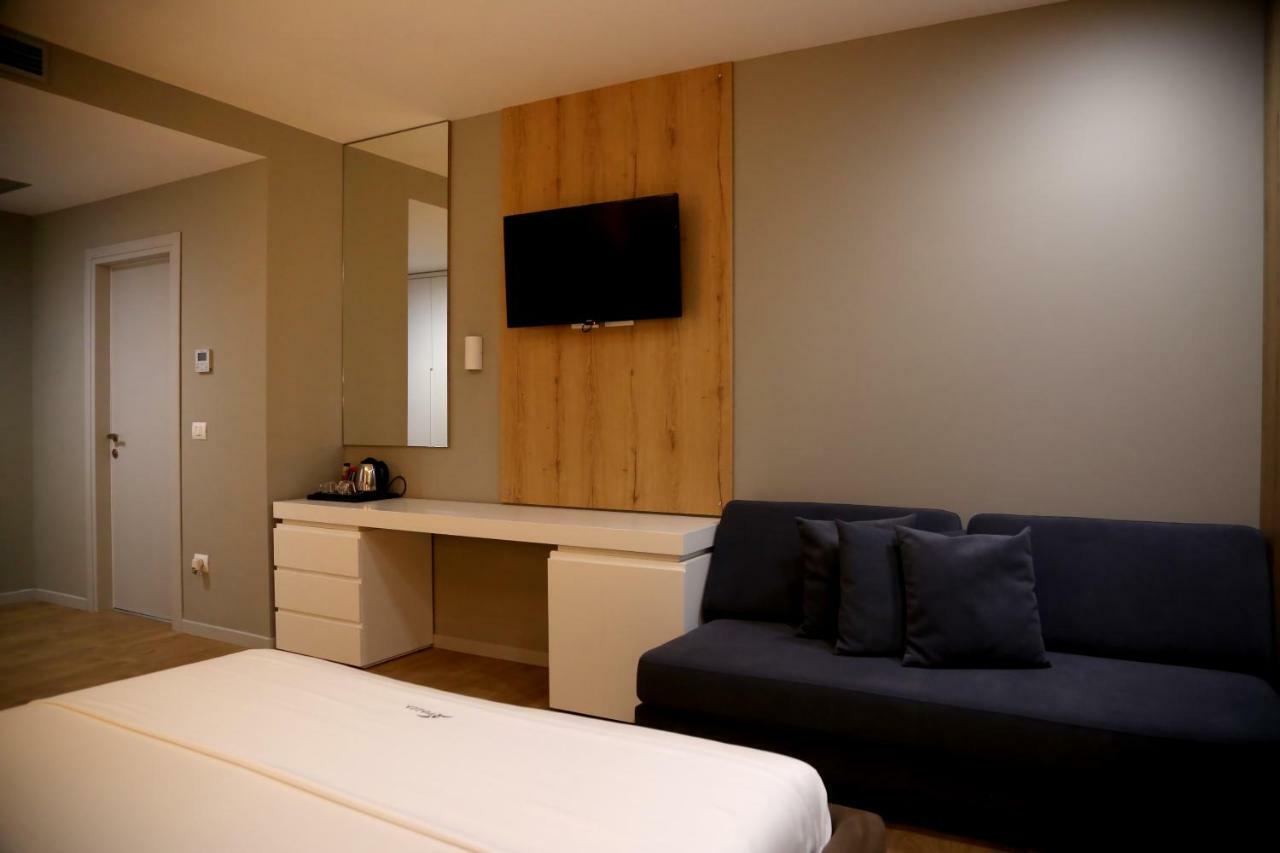 Hotel One Vlorë Eksteriør billede